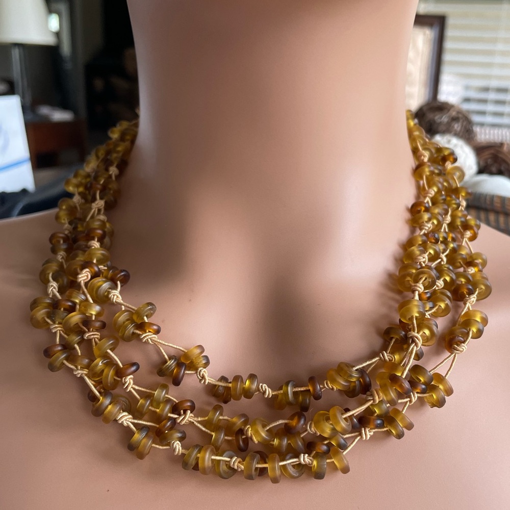 Vintage amber three strand necklace plus earrings - Picture 5 of 11